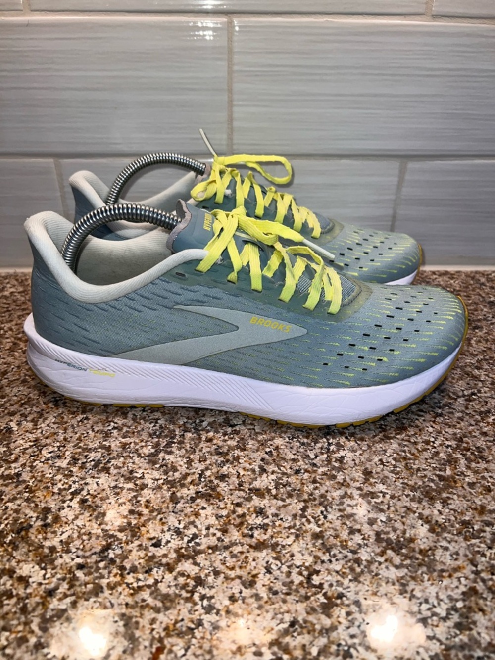 Brooks Women's Running Shoes - Seafoam Green with Yellow